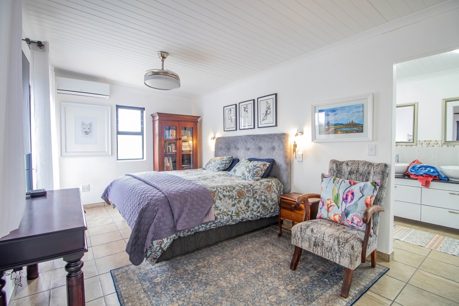 4 Bedroom Property for Sale in Jacobsbaai Western Cape